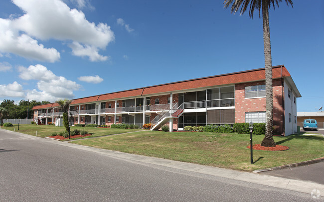 Photo - Lake Tarpon Apartments