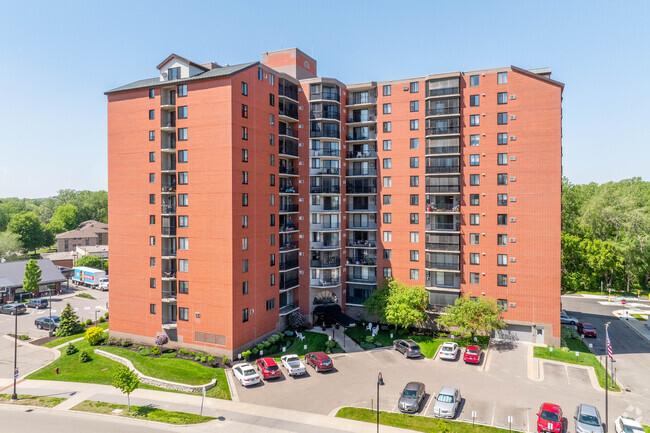 Building Photo - Woodlake Point Condominiums