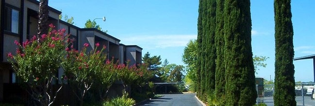 Building Photo - Oroville Manor Apartments