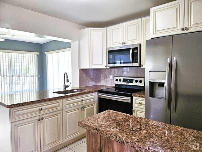 Building Photo - 1040 NW 73rd Terrace Rental
