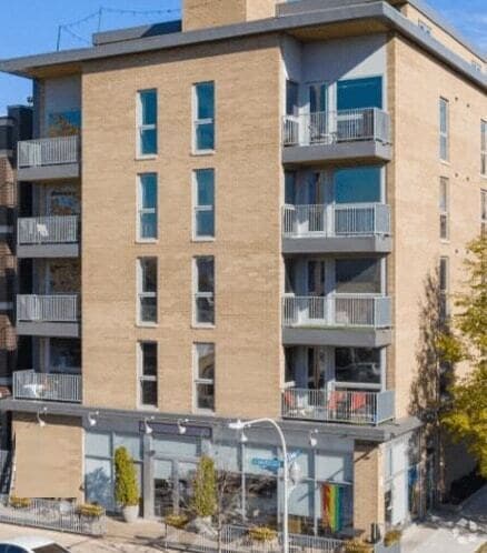 Building Photo - 3301 N Sheffield Ave Rental