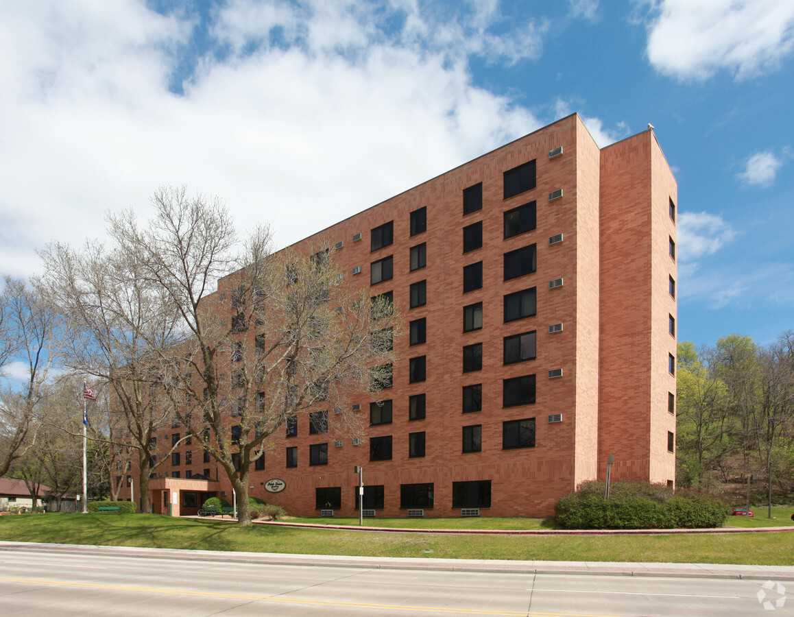 Photo - Park Tower Apartments