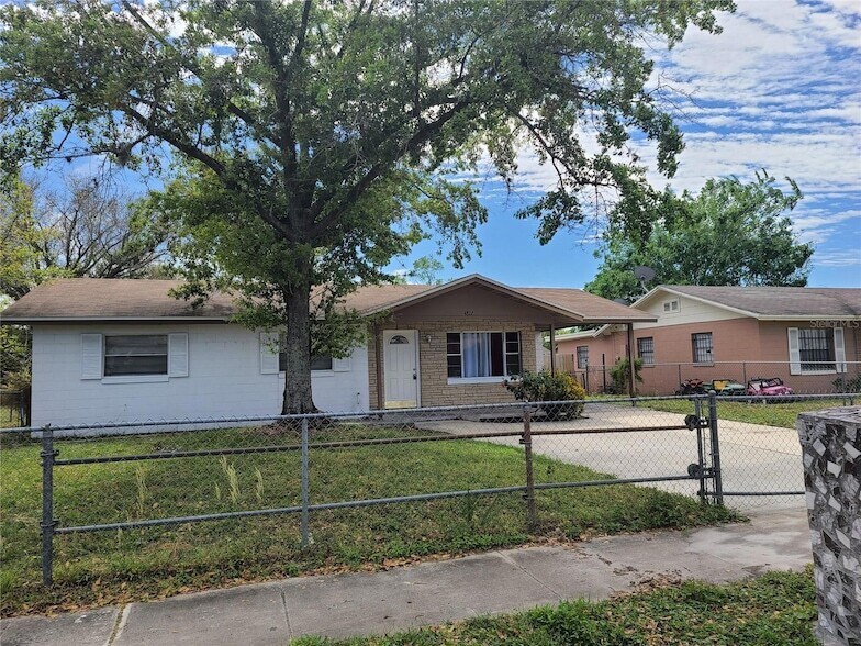 4822 St Rental Orlando, Florida 1 unit available After55