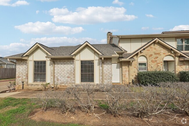 Building Photo - 10 T Huxley Ln Rental