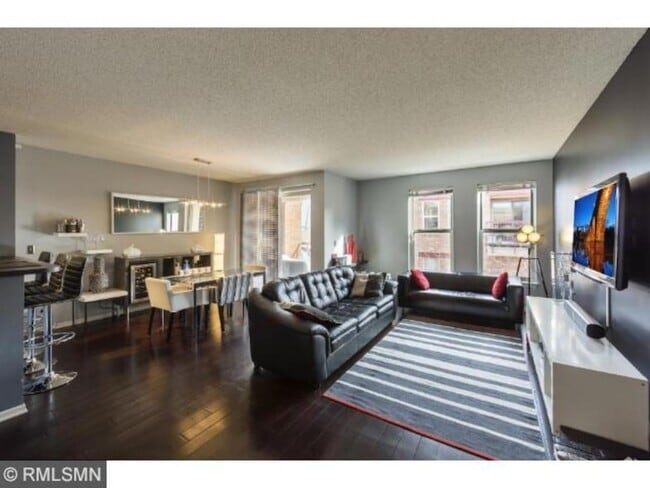 Building Photo - 675 N 1st St Rental