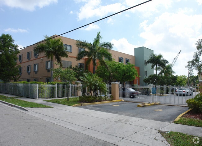 Building Photo - Rivermont House Rental