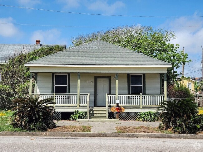 Building Photo - 1117 9th St Rental