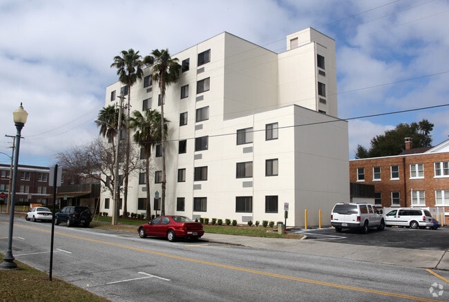 Plant City Towers Apartments - Plant City, FL | After55