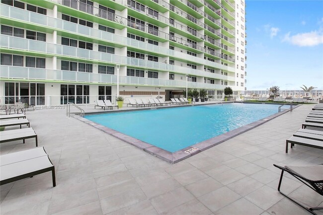 Photo - 1756 N Bayshore Dr Unit 37N Condo