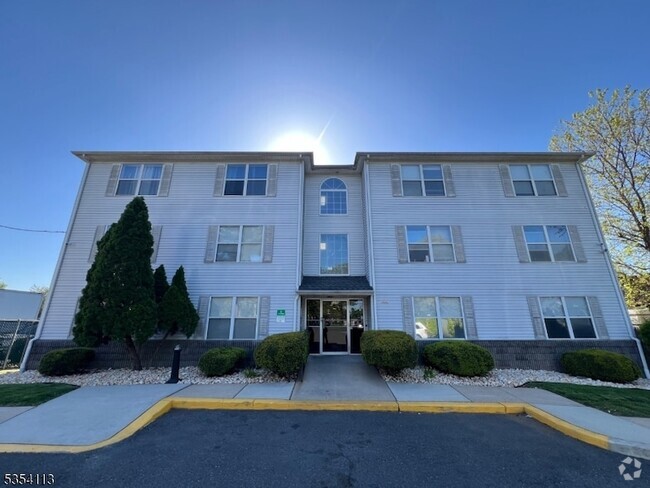 Building Photo - 1270 N Broad St Rental