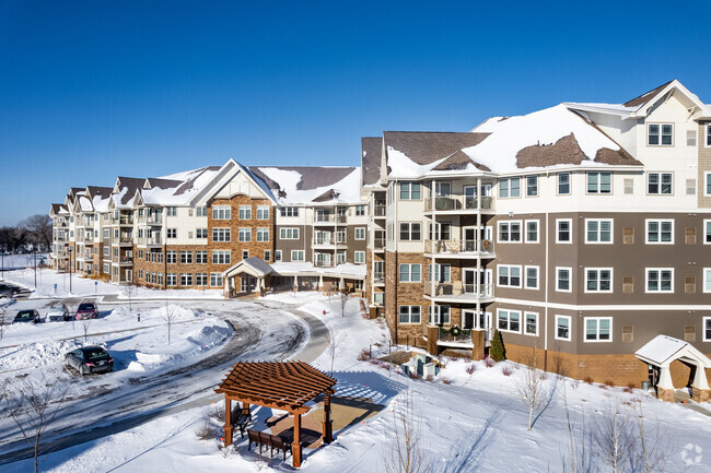 Photo - Applewood Pointe at Mississippi Crossings Apartments