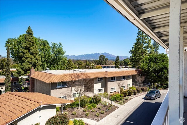 Building Photo - 2293 Via Puerta Rental