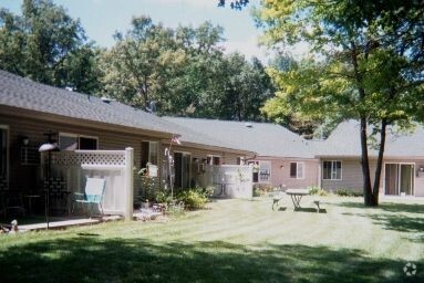 Back Yard - Oakwood Manor Rental