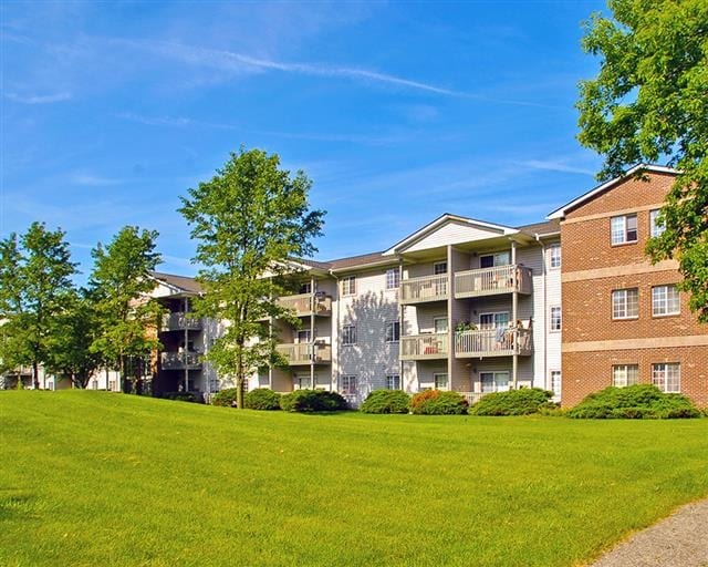 Building Photo - Twin Oaks Rental