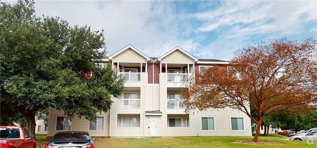 Building Photo - 523 Southwest Pkwy Rental