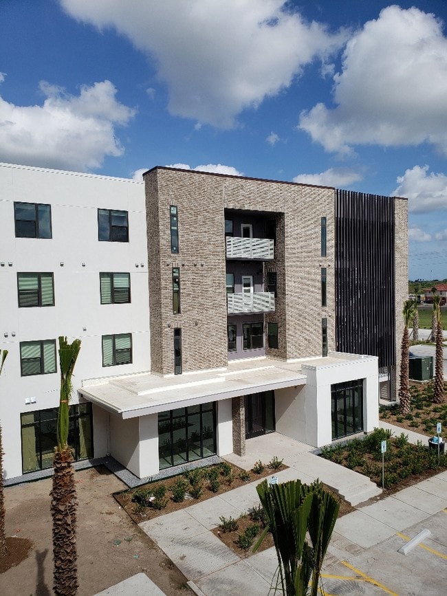 Huntington at Paseo de la Resaca Apartments Brownsville, Texas 1