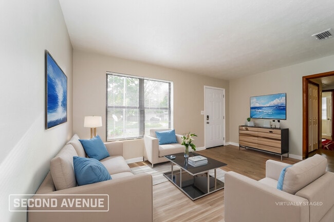 Building Photo - 1022 Underhill Dr