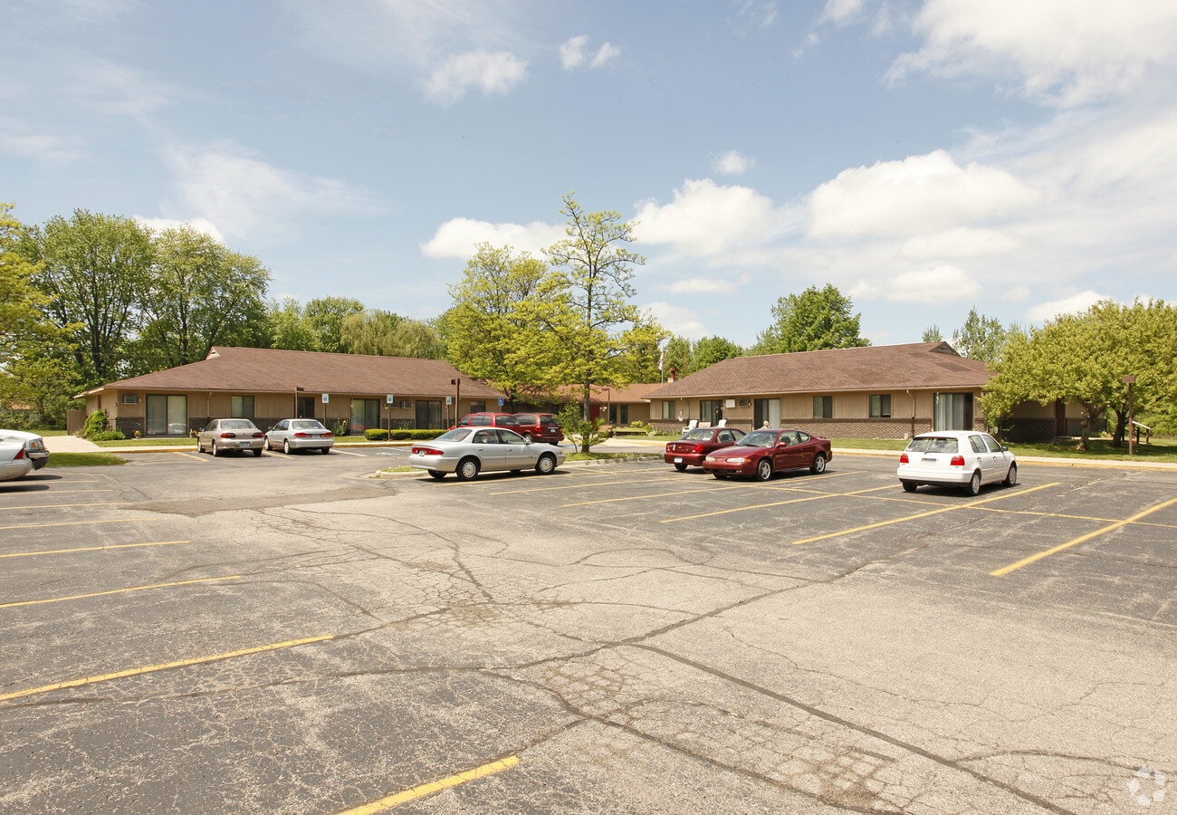 Country Glen Apartments Howell, Michigan 1 unit available After55