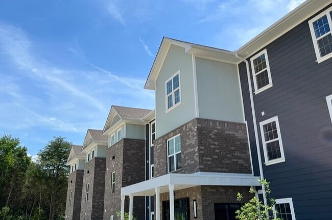 Building Photo - Linda's Place (Age 62+ ) Rental