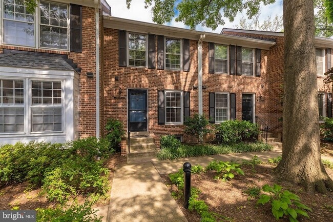 Photo - 2440 S Walter Reed Dr Townhome