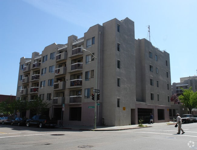 Building Photo - Oak Grove North & South Rental