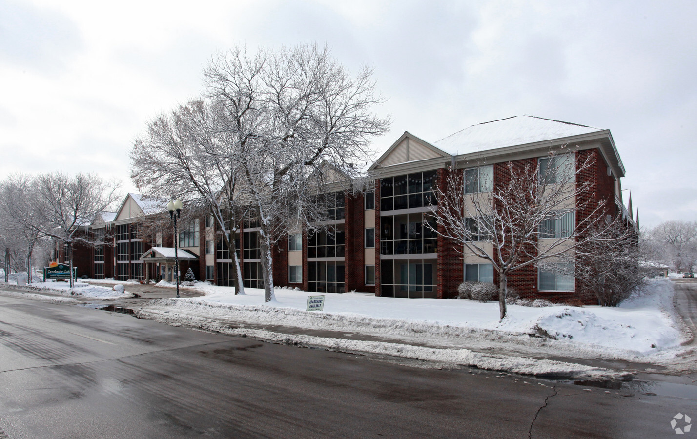 Creekside Gables - Creekside Gables Apartments