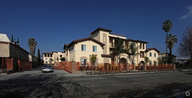 Building Photo - Montecito Terraces Rental
