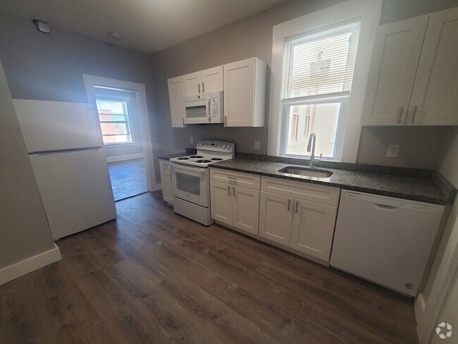 Building Photo - 738 Washington St Rental