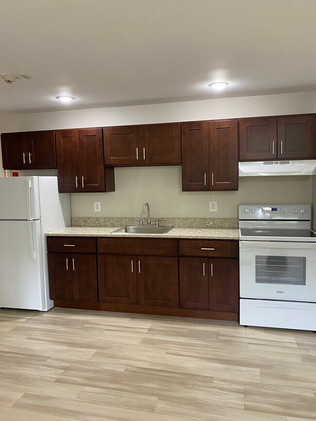 Manor Park V Apartments Senior 55+ West Babylon, New York 1 unit