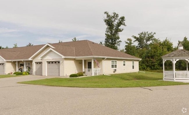 Building Photo - Briarwood Wisconsin Rapids Rental