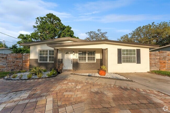 Building Photo - 2112 Ranchita Trail Rental