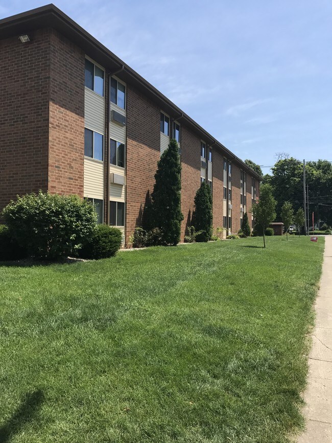 Longfellow Plaza Affordable Senior Community Apartments Anderson