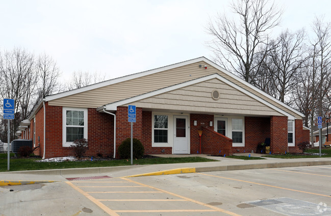 Primary Photo - Maplewood Senior Citizens Village Rental