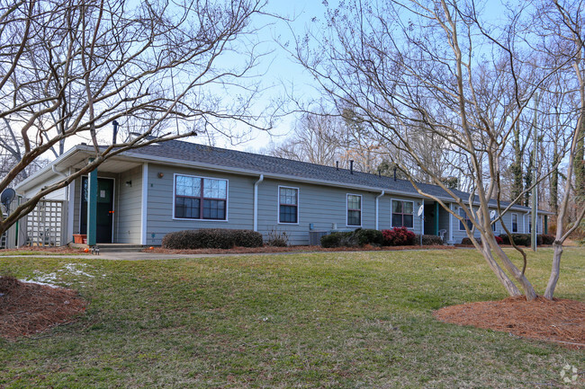 Photo - Sharon Manor Apartments