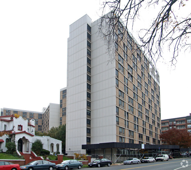 Building Photo - Shore Hill Apartments