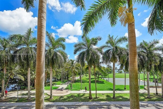 Photo - 2000 N Bayshore Dr Unit 211 Condo