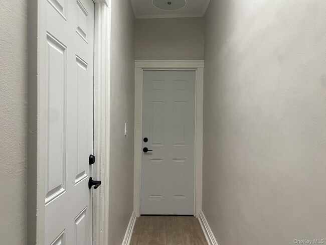 Building Photo - 152 Tulip Ave