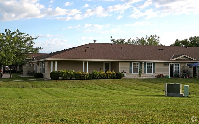 Primary Photo - Shoreline Commons Rental