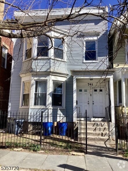 Building Photo - 741 Summer Ave Rental