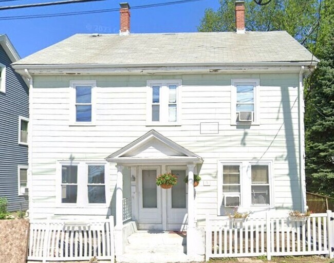 Building Photo - 74 Fowle St Rental