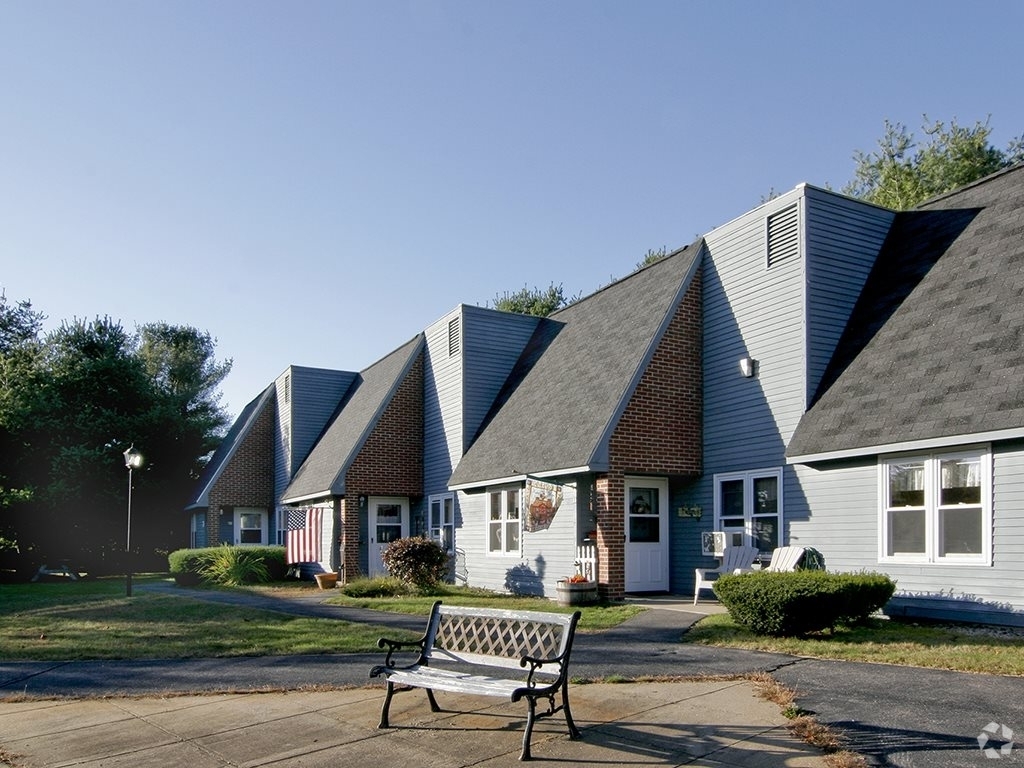 Pinebluff - Pinebluff Apartments