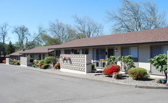 Poplar Court - Poplar Court Apartments