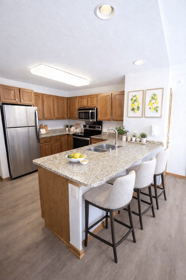 Highlands at Wildwood Lake Apartments 55+ - Menomonee Falls, WI