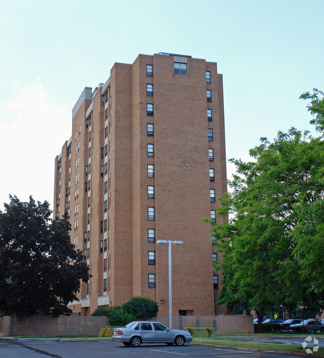 Building Photo - B'Nai B'Rith Apartments