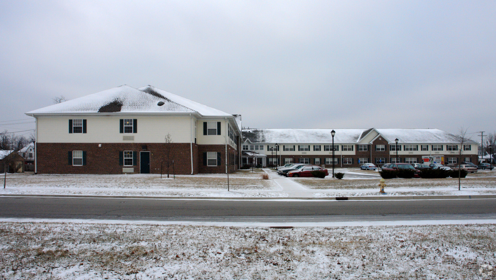 Phoenix Manor - Phoenix Manor Apartments