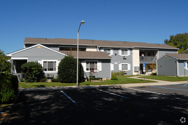 Photo - Edgewood Acres Apartments