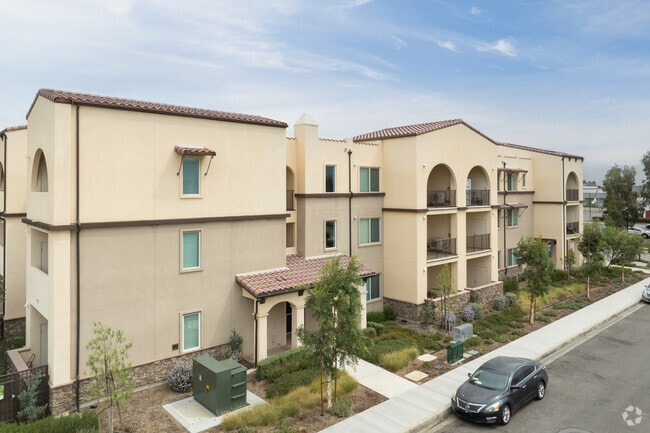 Building Photo - Metro View Rental