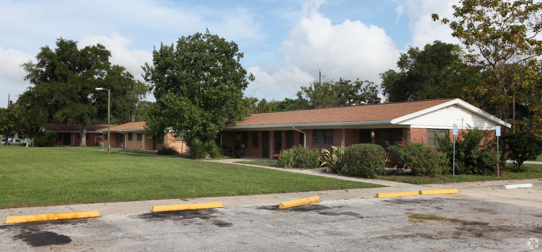 Photo - Madison Court Apartments