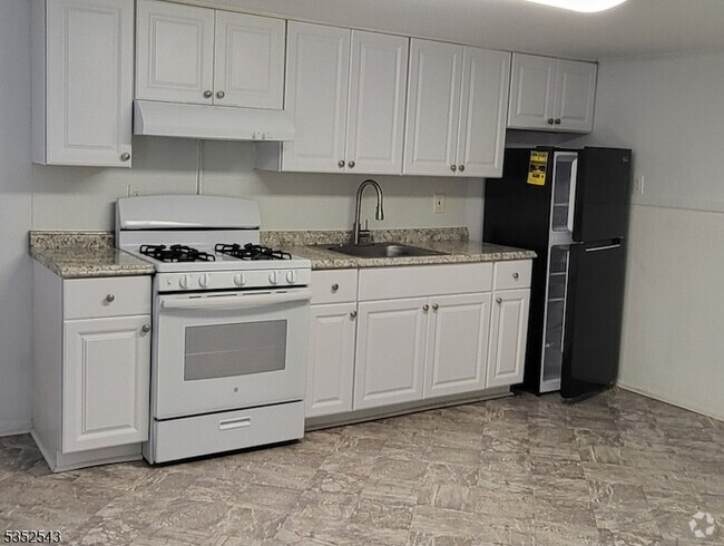 Building Photo - 60 E McFarlan St Rental