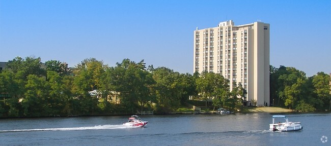 Building Photo - Skyrise Apartments